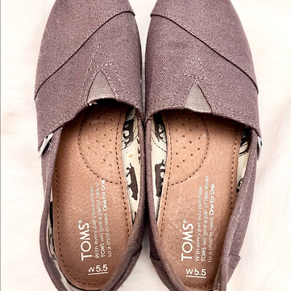 Toms Shoes